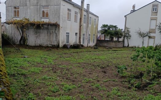 Solar urbano en Friol